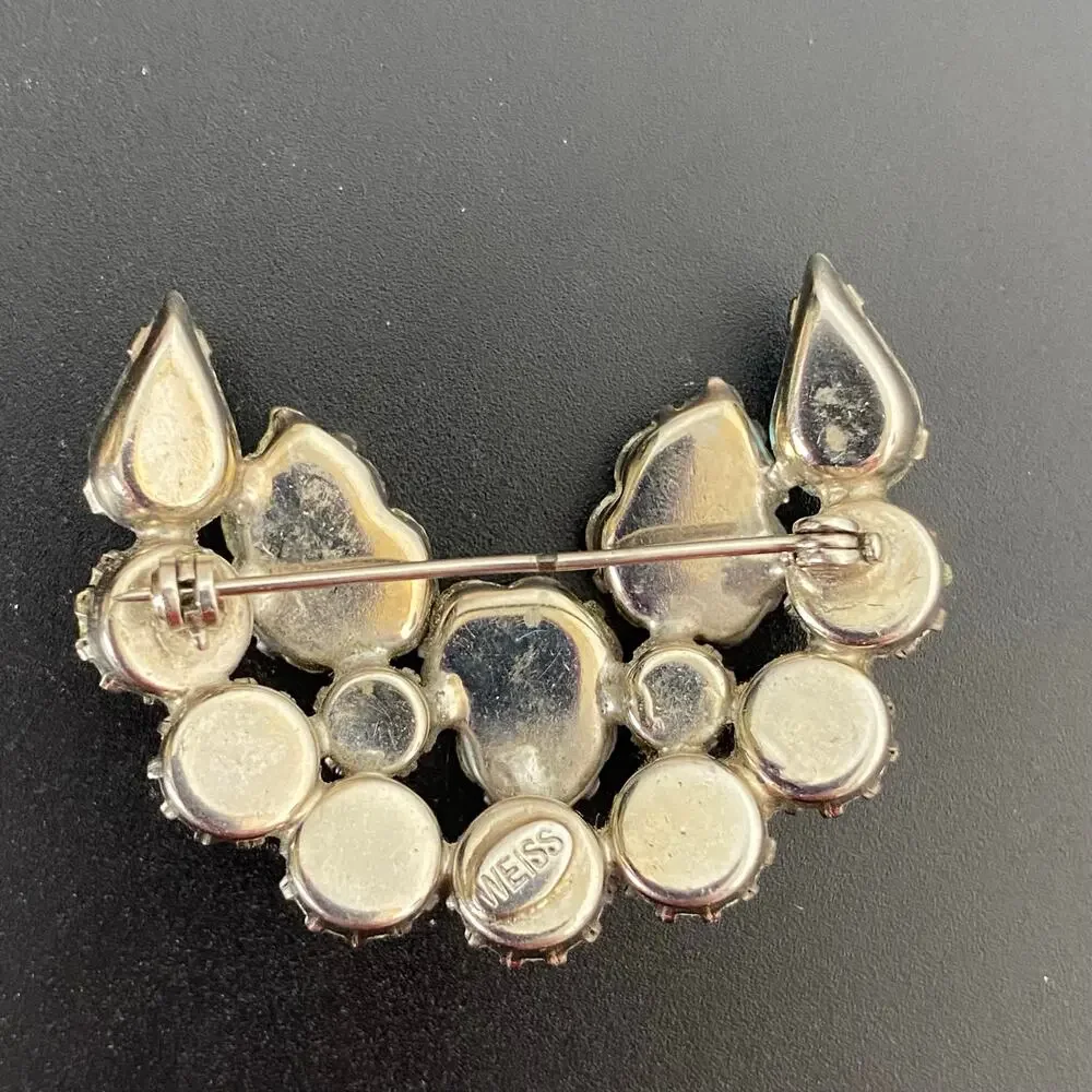 Vintage WEISS Iridescent Crystal & Molded Leaf Crescent Brooch Pin 50s Glam